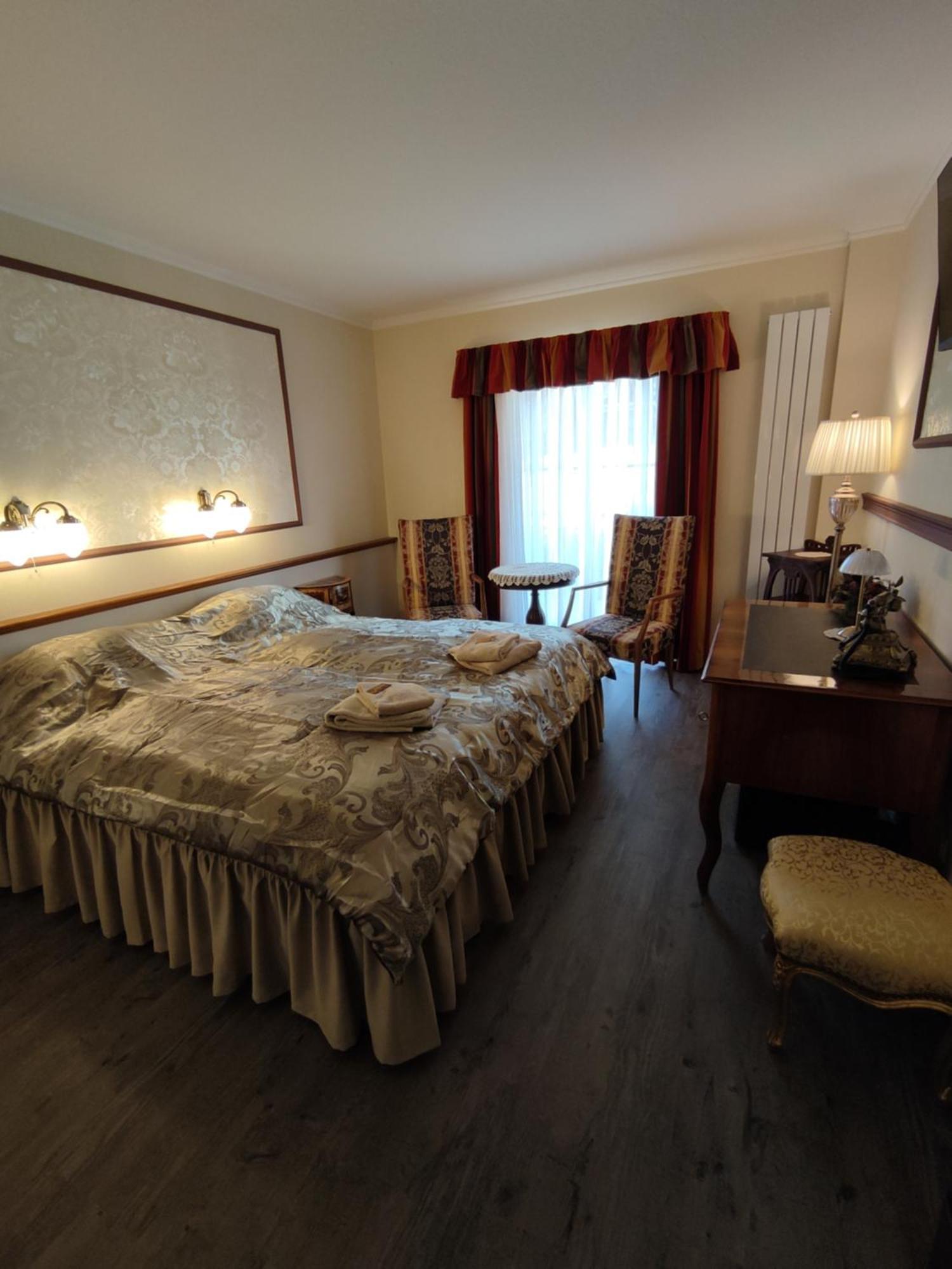 Pilgrims Inn Крайша Экстерьер фото