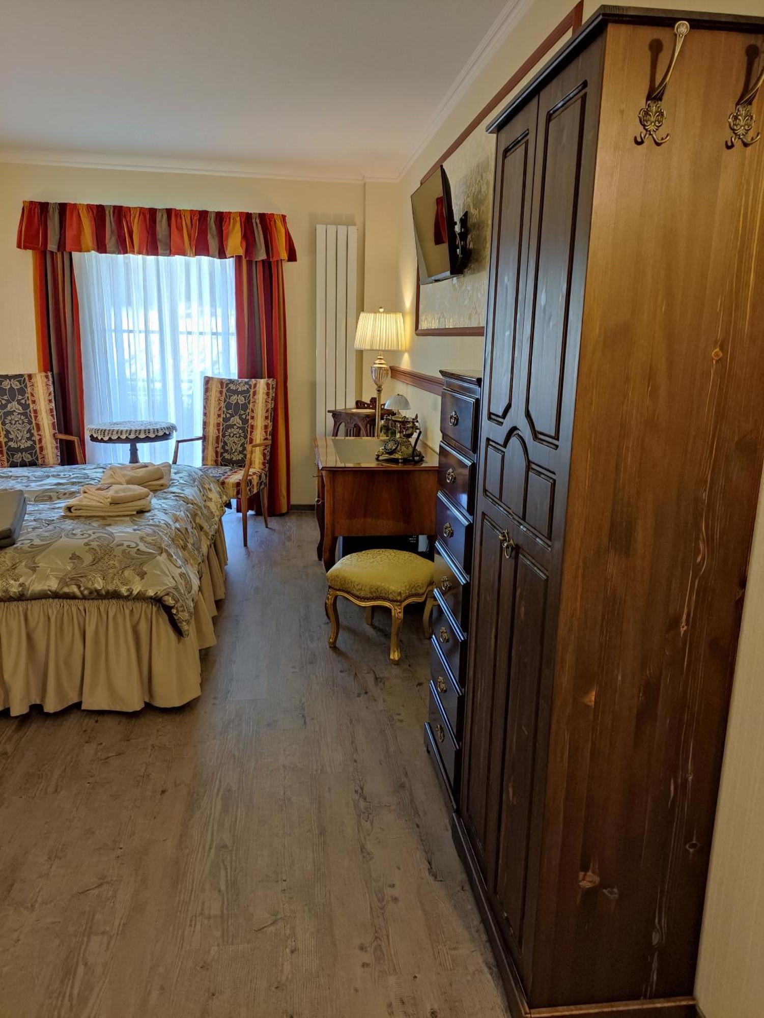 Pilgrims Inn Крайша Экстерьер фото