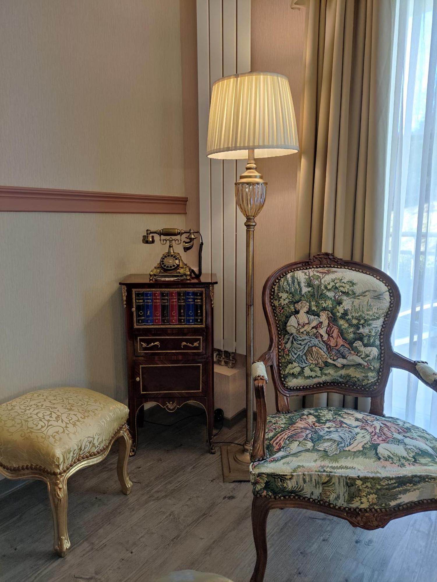 Pilgrims Inn Крайша Экстерьер фото