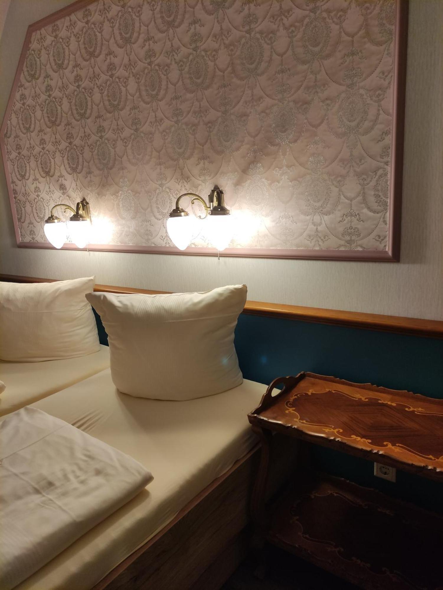 Pilgrims Inn Крайша Экстерьер фото